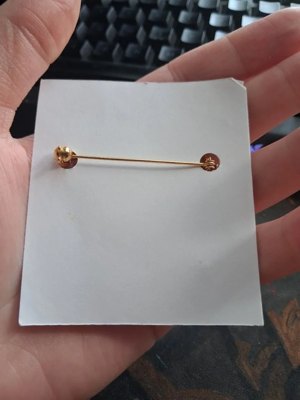 Bow brooch